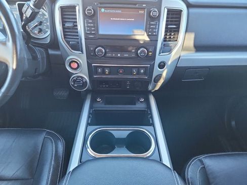 Used 2018 Nissan Titan PRO-4X w/ Pro-4x Convenience Package image 11