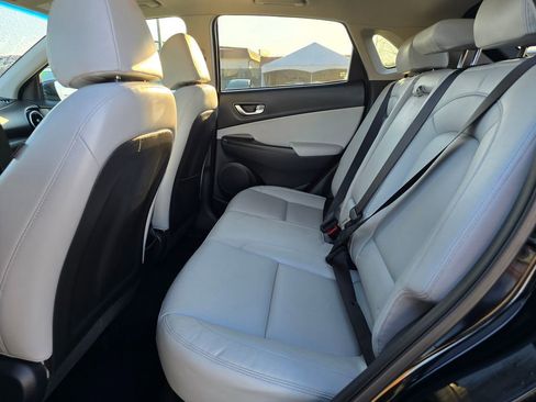 Used 2022 Hyundai Kona Limited image 15