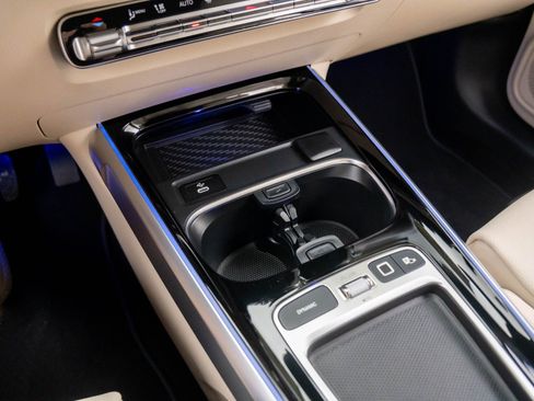 New 2025 Mercedes-Benz GLB 250 4MATIC image 26