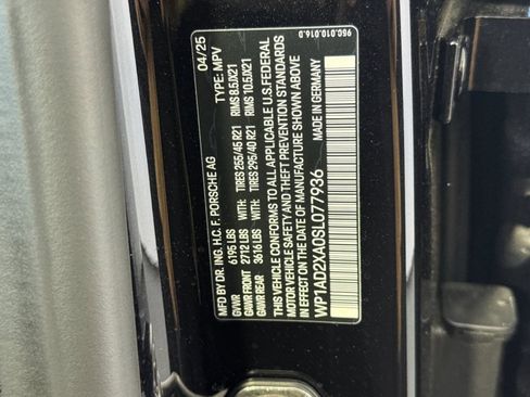 Certified 2025 Porsche Macan Electric RWD image 36
