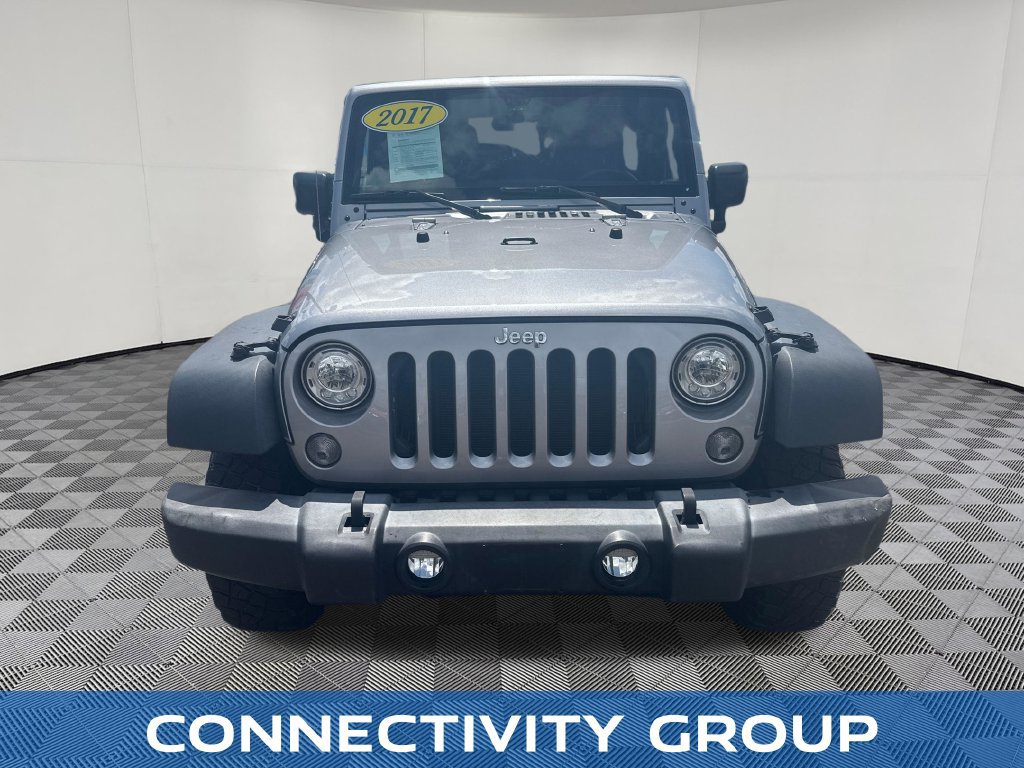 Used 2017 Jeep Wrangler Unlimited Rubicon w/ Connectivity Group AWD/4WD image 9