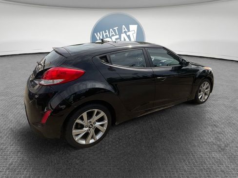 Used 2016 Hyundai Veloster FWD image 3