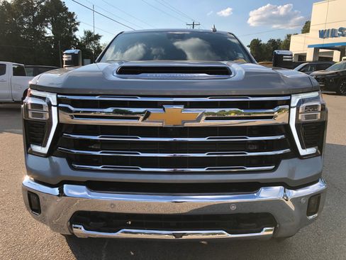 Used 2024 Chevrolet Silverado 2500 LTZ w/ LTZ Premium Package image 2