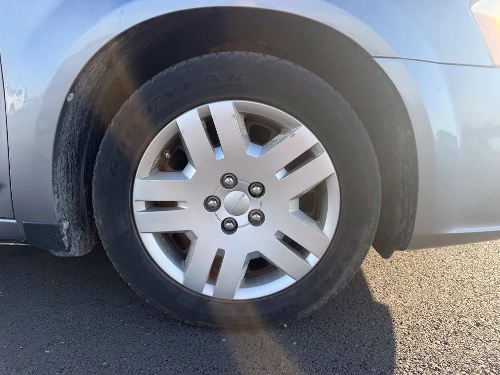 Used 2013 Dodge Avenger SE FWD image 10