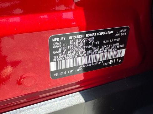 Used 2025 Mitsubishi Outlander ES FWD image 29