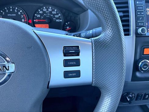 Used 2021 Nissan Frontier SV w/ Midnight Edition Floor Mats AWD/4WD image 23
