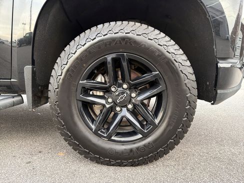 Used 2019 Chevrolet Silverado 1500 Custom Trail Boss w/ Custom Convenience Package image 13