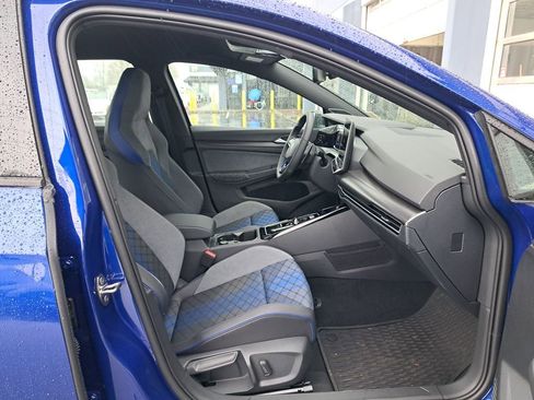 Used 2025 Volkswagen Golf R Black Edition image 17