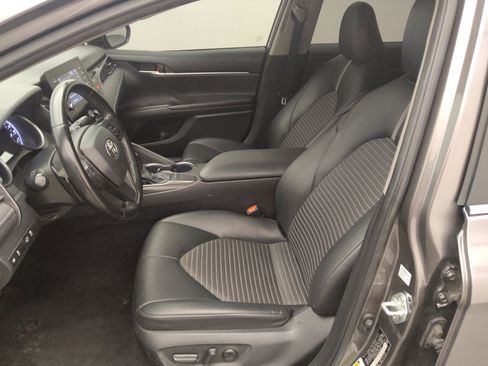 Used 2022 Toyota Camry SE image 17