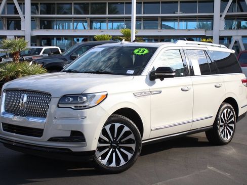 Certified 2023 Lincoln Navigator Reserve AWD/4WD image 1