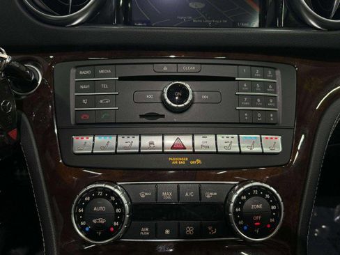 Used 2020 Mercedes-Benz SL 550 image 42