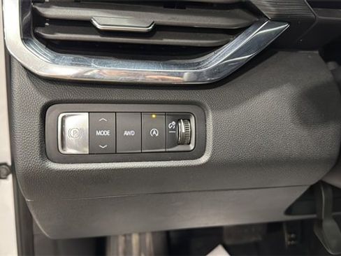 Used 2025 GMC Acadia Elevation image 15