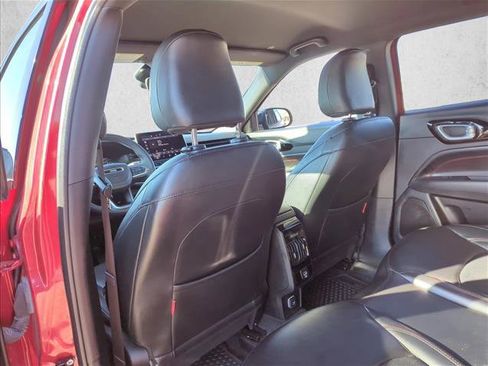 Used 2023 Jeep Compass Trailhawk image 16