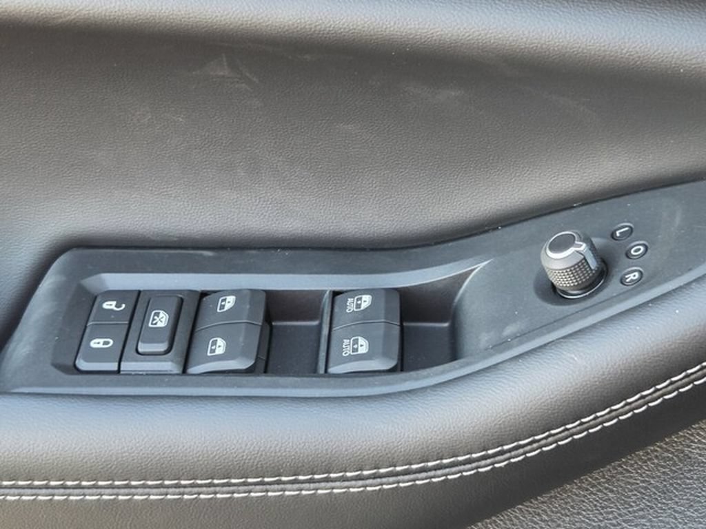 New 2027 Jeep Grand Cherokee Limited RWD image 31