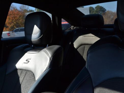 Used 2015 Chrysler 200 S w/ Navigation & Sound Group I image 20