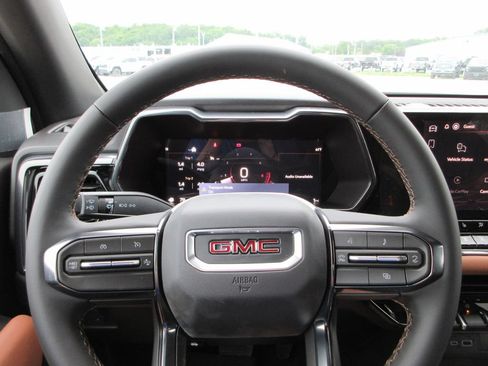 New 2026 GMC Canyon AT4 AWD/4WD image 17