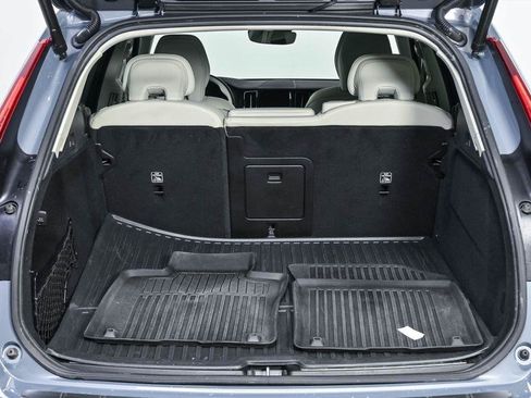 Certified 2024 Volvo XC60 T8 Plus w/ Protection Package Premier AWD/4WD image 31