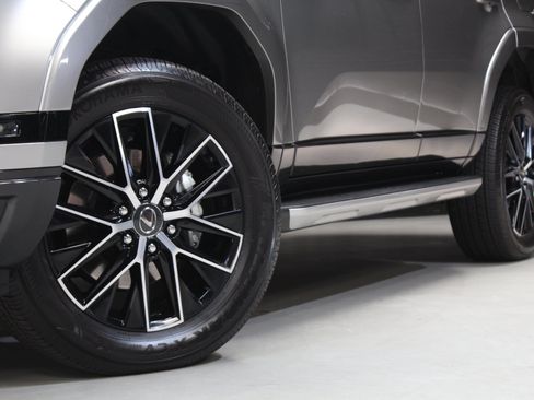 Used 2025 Lexus GX 550 w/ Cold Area Package AWD/4WD image 17