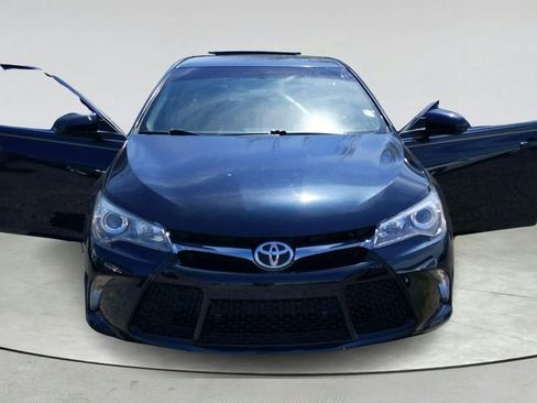 Used 2015 Toyota Camry SE FWD image 9