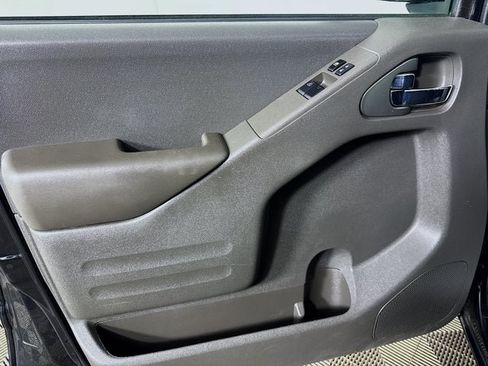 Used 2020 Nissan Frontier SV AWD/4WD image 15