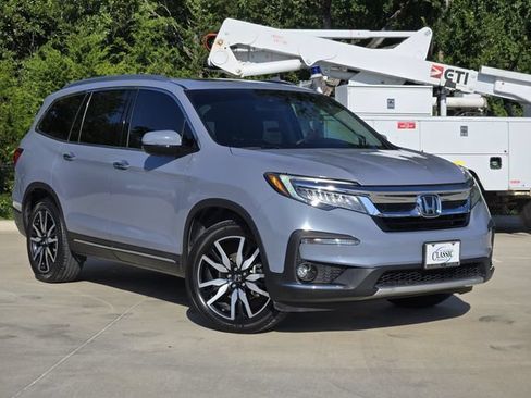 Used 2022 Honda Pilot Touring image 1