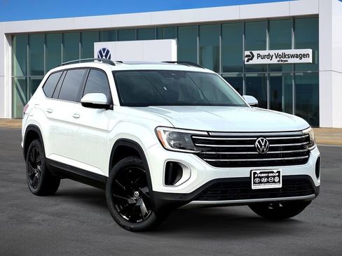 New 2026 Volkswagen Atlas SE FWD image 1
