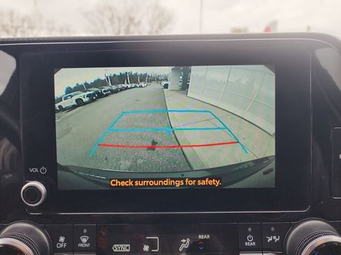 Used 2023 Toyota Highlander XSE AWD/4WD image 17