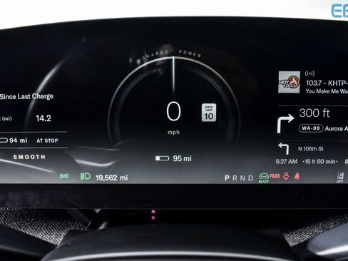 Used 2024 Lucid Air Touring image 17