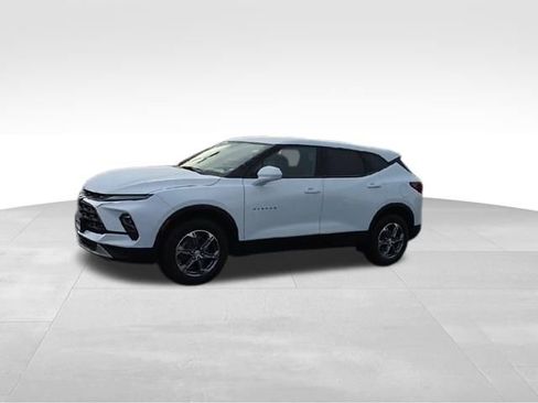 Used 2024 Chevrolet Blazer LT image 4