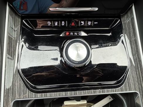 Used 2022 Jeep Wagoneer Series III RWD image 29
