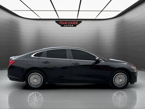 Used 2017 Chevrolet Malibu LT w/ LPO, Convenience Package 2 image 6