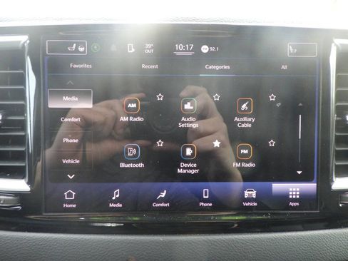 Used 2022 Chrysler Pacifica Touring-L image 27