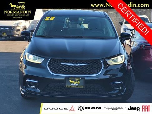 Certified 2023 Chrysler Pacifica Touring-L FWD image 2