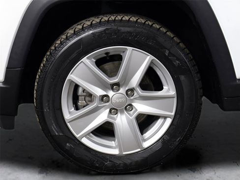 Used 2022 Jeep Compass Latitude w/ Convenience Group image 19