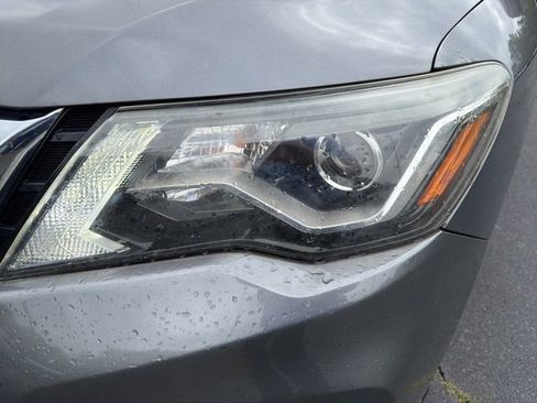 Used 2018 Nissan Pathfinder SL w/ SL Premium Package FWD image 14