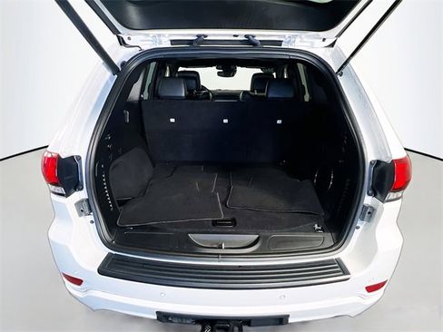 Used 2021 Jeep Grand Cherokee Laredo X image 28