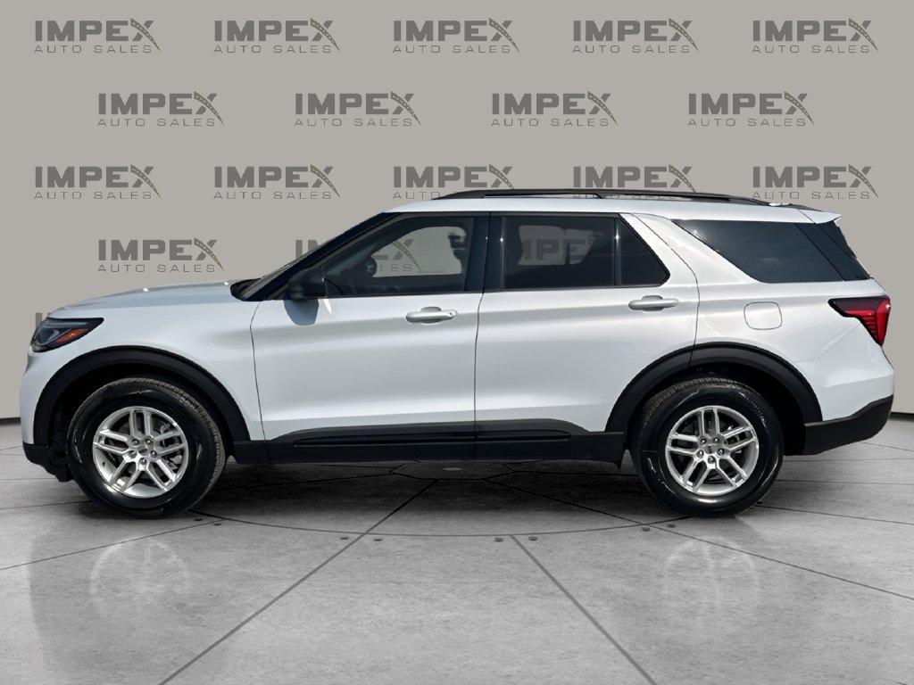 Used 2026 Ford Explorer Active RWD image 2
