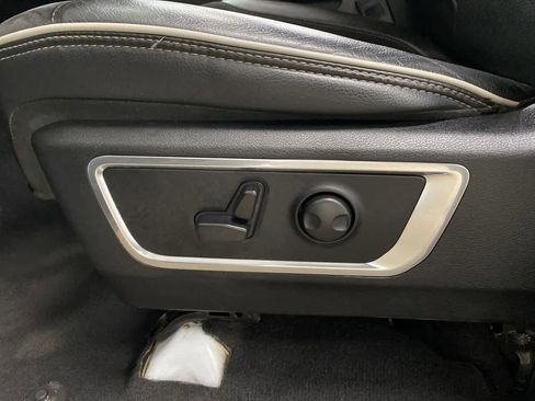 Used 2025 RAM 1500 Laramie image 15