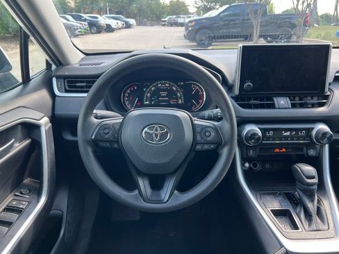 Used 2025 Toyota RAV4 XLE FWD image 14