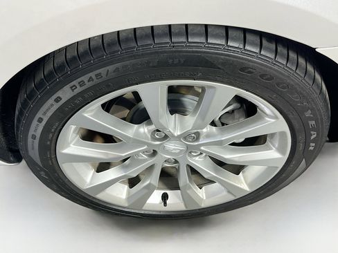 Used 2017 Cadillac XTS Luxury AWD/4WD image 32