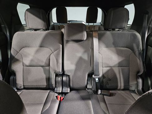 Used 2018 Ford Explorer XLT image 13