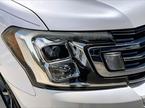 Used 2018 Ford Expedition XLT w/ Equipment Group 202A RWD image 28