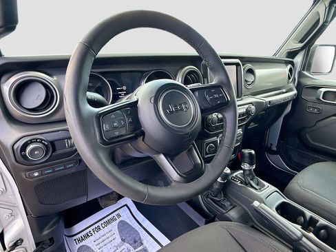 Used 2023 Jeep Wrangler Unlimited w/ Sun & Screen Package AWD/4WD image 12