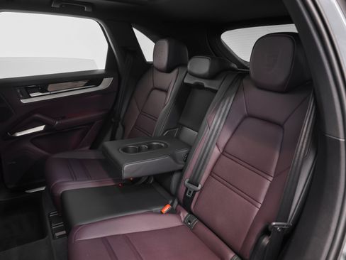 Used 2025 Porsche Cayenne E-Hybrid image 45