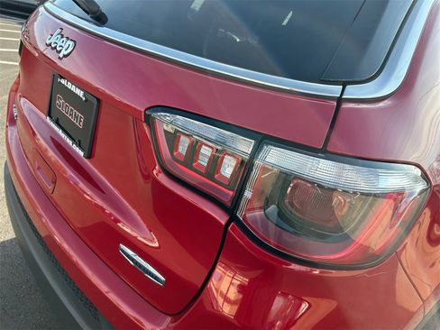 Used 2018 Jeep Compass Latitude w/ Cold Weather Group image 27