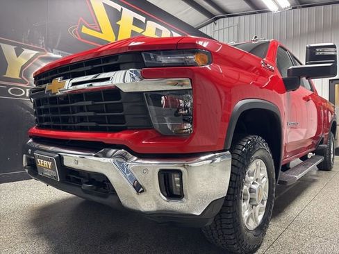 Used 2025 Chevrolet Silverado 2500 LT w/ All Star Edition image 2