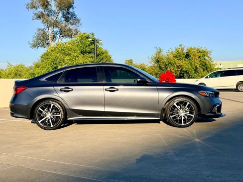 Used 2023 Honda Civic Touring image 9