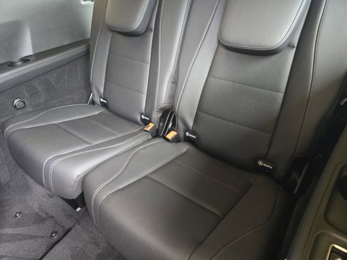 Certified 2025 Mercedes-Benz GLS 450 4MATIC image 11