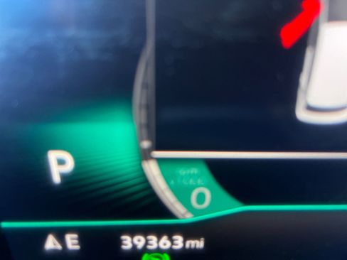 Used 2023 Volkswagen Tiguan SE R-Line image 21