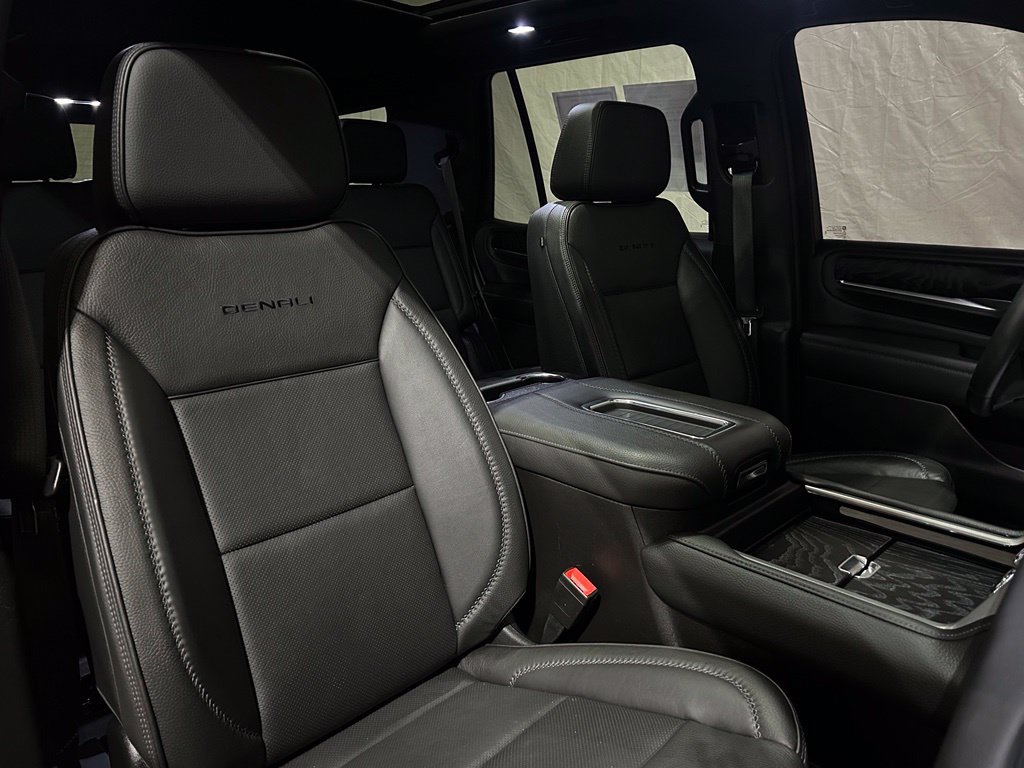 Used 2021 GMC Yukon Denali w/ Denali Premium Package AWD/4WD image 44